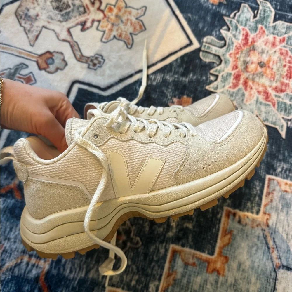 Veja Women's VENTURI II HEXAMESH GRAVEL WHITE - Picture 2 of 6